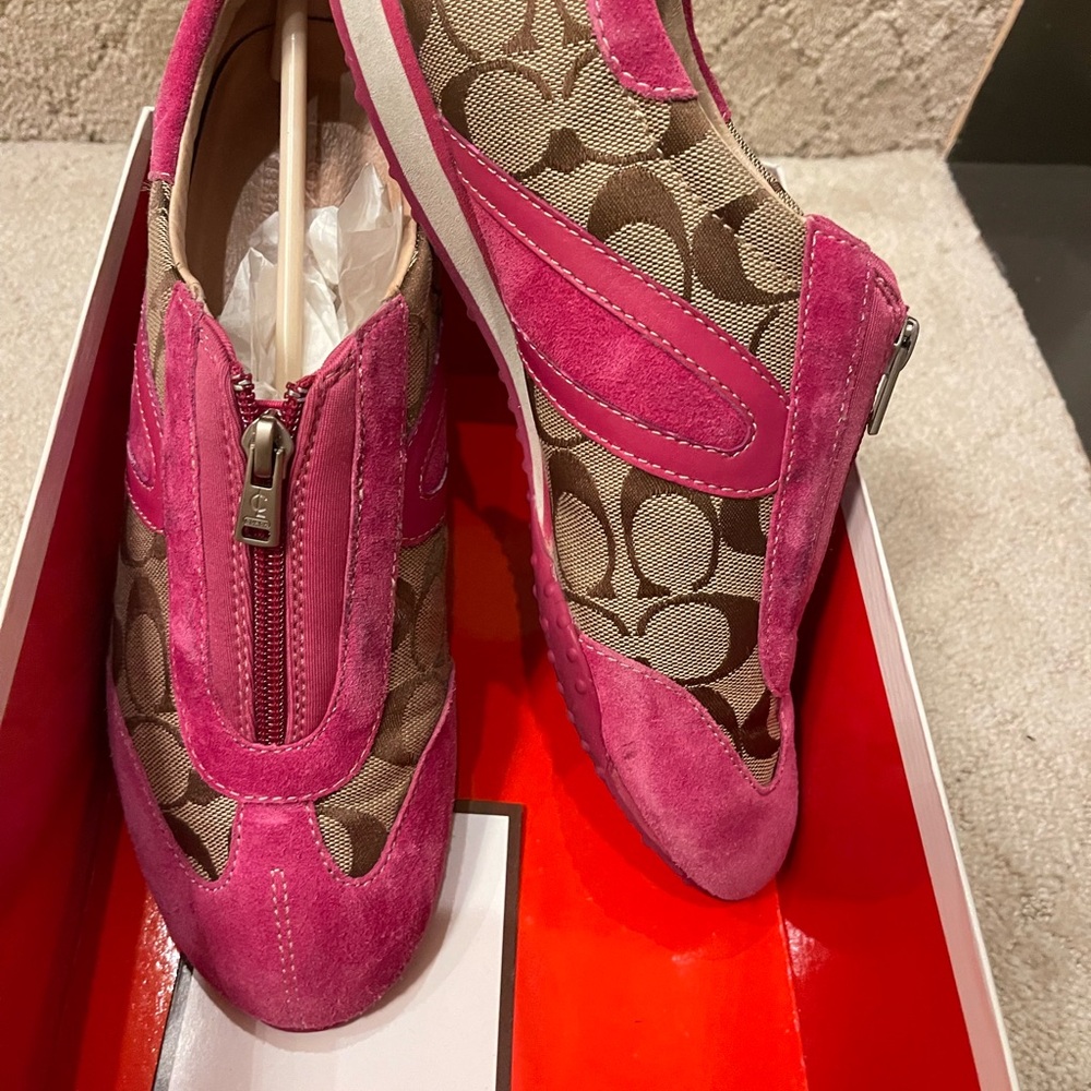 “Authentic “ Coach woman’s size 9M sneakers